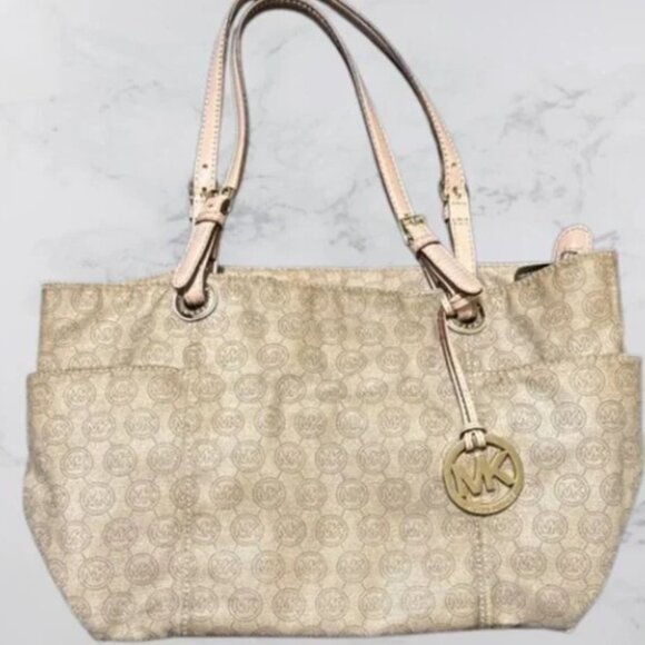 Michael Kors Handbags - Michael Kors Jet Set Travel Tote